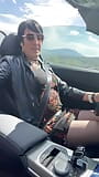 Pantimedias en el coche snapshot 1