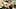 Luana Costa transz szépség széttárja a lábait a gépre szerelt dildóhoz