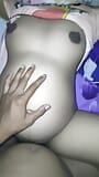 Bokep indo 吮吸怀孕继母的阴户，掐逼直到她潮吹 snapshot 15