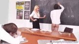 Profesoară sexy India Summer biciuiește pula studentului în detentio snapshot 7