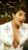 Priyanka Chopra modifica calda - intervista a Jimmy Fallon (con gemiti) snapshot 11