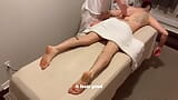 Bauarbeiter bekommt von einem jungen Masseur die tiefstmögliche Massage snapshot 12