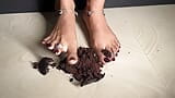 タミル語の愛人は彼女のタミル語の奴隷のためのセクシーな足のケーキを持っています snapshot 3