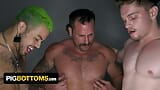 El Andy schließt sich hardcore-gangbang mit Jay Tee, Malakai White, Brody Fox, Jake Jackson - Pig Bottoms an snapshot 4