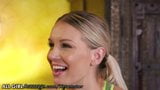 Allgirlmassage brett rossi är desperat efter att bli slickad snapshot 3