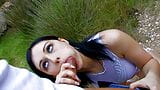 Pareja lujuriosa tiene sexo anal al aire libre snapshot 3