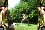 Naakt masturberen en dansen op een openbare camping snapshot 8