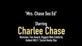 Seksuele lerares Charlee Chase mond & poesje neukt student! snapshot 1