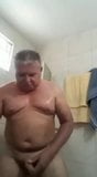 Hot daddy wanking and cumming snapshot 2