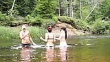 Trio ruvido sulla spiaggia con 2 ragazze calde snapshot 1