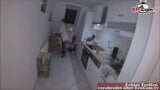 Milf tedesca amatoriale con grandi tette scopa in cucina - punto di vista snapshot 2