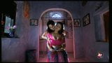 Twee lesbische meisjes Gandi Baat seizoen 3 aflevering 100% snapshot 9