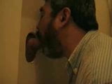 Urso chupa urso em gloryhole privado snapshot 4