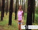 My18teens - Une adolescente se doigte la chatte et jouit en gros plan dans le bois snapshot 5