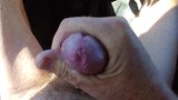 Encore une masturbation sur un parking snapshot 10