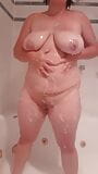 太った醜い熟女がシャワーを浴びる snapshot 5