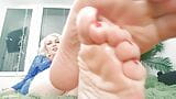 你喜欢油腻的脚吗？性感的女主人arya grander - 女主调教 pov video snapshot 3