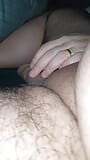 Stiefmutter handjob, stiefsohn schwanz macht ihn hart snapshot 14