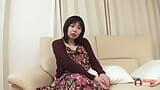 La ragazza giapponese Toshiko shiraki scopa la sua fica pelosa con dei giocattoli prima di farsi sbattere a pecorina snapshot 1