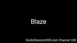 섹시한 blasian 이국적인 댄서 blaze 스트립 누드 snapshot 1