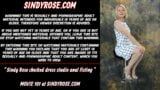 Sindy Rose, robe à carreaux, fisting anal en studio snapshot 1