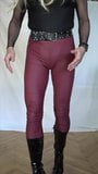 Neckend in engen Leggings snapshot 3