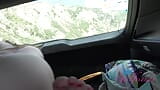 Sexe en voiture et chevauchage coquin avec Mira Monroe, une amatrice sur la banquette arrière filmée en train de sucer, POV snapshot 20