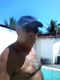 Coroa pelado na piscina snapshot 4