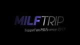 MilfTrip loira milf Whitney OC salta seu rabo pornô no pau grande snapshot 1