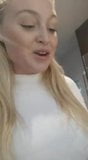 Iskra Lawrence sexy Muschi in einem Stück snapshot 19