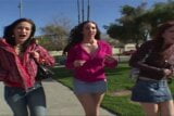 Drei heiße weiße Mädchen sind auf der Suche nach einer großen schwarzen Schwanz-Gruppensex-Party snapshot 4
