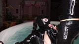 Cristal kinky i latex ger avsugning i poolen - förhandsvisning snapshot 8