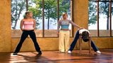 Carmen Electra - spogliarello aerobico snapshot 8