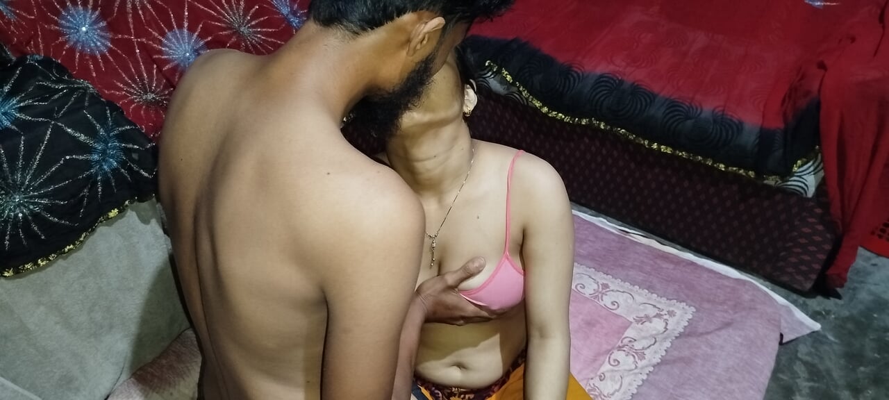 Desi 18 years girl cute big tits and sexy tight pussy fucking her stepbrother