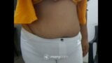 Chica de oficina india se desnuda delante de su jefe en videollamada snapshot 6