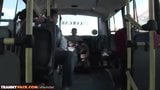 Rondborstige babe Vannina di Marko krijgt een sperma in het gezicht in een openbare bus snapshot 9