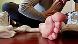 Pieds, chaussettes, adoration des pieds, masturbation snapshot 6