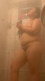 I put a hidden camera to film my cousin's bath snapshot 9