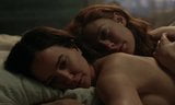 Vanessa Kirby et Katherine Waterston, sexe lesbien snapshot 3