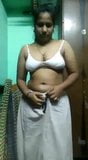 Women Teasing in Saree snapshot 10