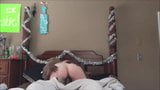 Первый межрасовый секс с крошкой-студенткой в любительском видео snapshot 13