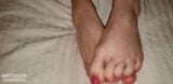 Le footjob pieds nus le plus sexy! éjacule sur les pieds! meilleur vrai amateur maison snapshot 1