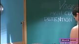 Deluxedivas - teen asiatische charmane fickt auf dem schreibtisch des lehrers snapshot 15