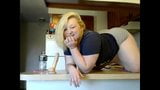 Webcam bbw enorme tieten blonde kont plagen en dildo zuigen snapshot 14