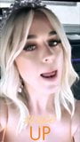 Katy Perry klassisches Dekolleté 4-22-19 snapshot 2