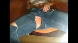 Ein bisschen Loch in Jeans snapshot 1