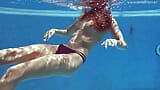 L'arrapante pornostar tiffany tatum si masturba a bordo piscina snapshot 16