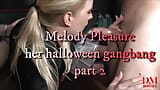 Halloween gangbang voor Melody Pleasure snapshot 1