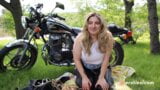 Piquenique do orgasmo com a motociclista Jessica snapshot 8