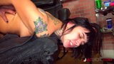 Selena Savage tem sua buceta martelada na loja de tatuagem snapshot 13